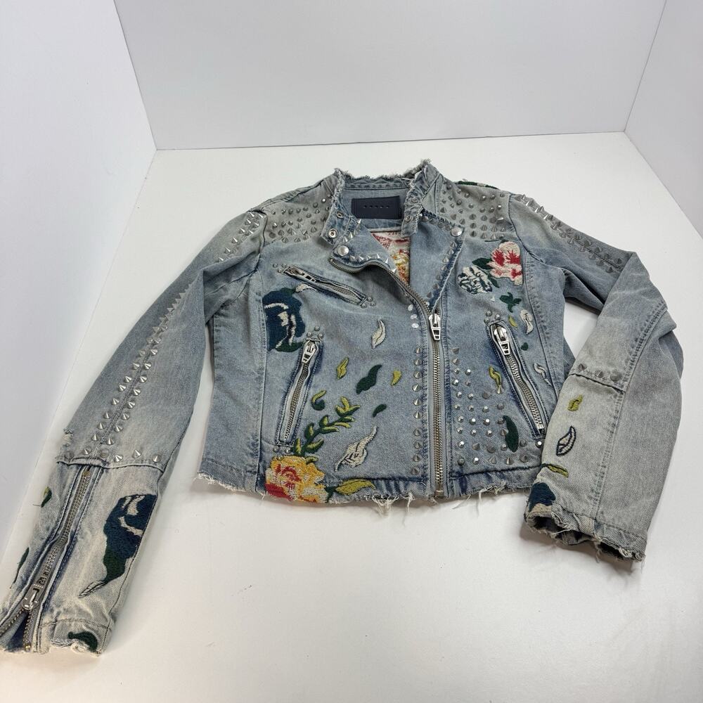 Blank NYC Embroidered Floral Studded Distressed Light Wash Denim Moto Jacket Sml